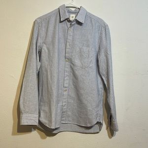 H&M button down shirt size small for men